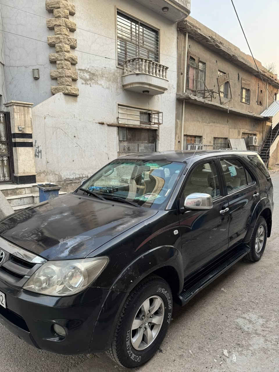 السلام عليكم سيارة فورتشنر للبيع موديل 2008 محرك 2600 السيارة جاهزة كير ومحرك وصدر تخم تاير جديد وبلادية مامصبوغة وبيها جراد قطعتين تبريد مكان السيارة بغداد م/ الصدر 
السعر 145 وبيها مجال 
للأستفسار ***********
