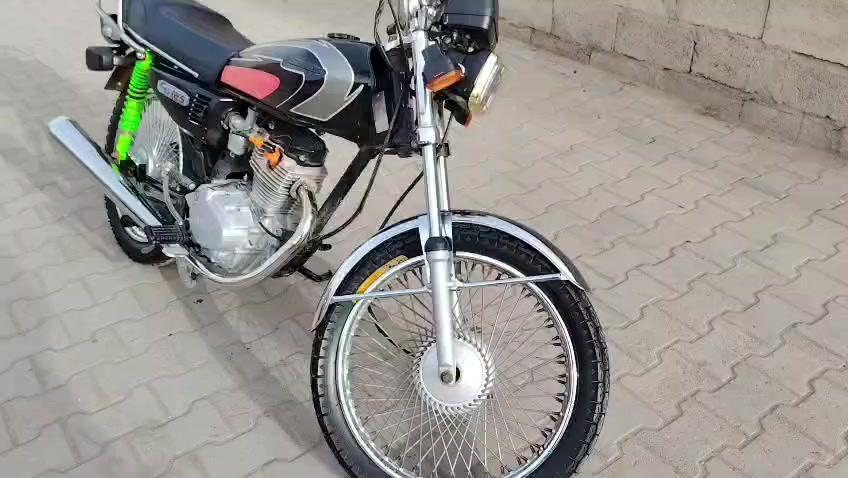 السلام عليكم  . دراجه ايراني نامه برو موديل 17 بدون اوىاق ضايعه السعر المطلوب 400وبيها مجال. مكلف بلنشر  الاتصال على صاحبها على الرقم ***********.. مامتواجد على الفيس اتصل
