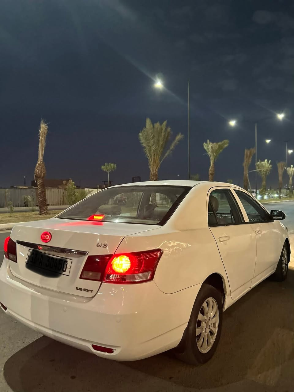 سياره بي واي جي جي 3 سياره نضيفه كلش موديل 13 فول تخم تاير وصدر  امامي وخلفي جديد شاشه وبلوتوث 
مابيها حادث بيها جاملغ مبدل
سعرها 60 وبيها مجال حك الجيه شراي اتصل 
مامتواجد ع النت 
***********1 الدوره ابودشير عنواني
