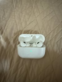 للبيع اير بود الجيل لثالث استخدام قليل السعر 200 الف مكاني بغداد 07783...