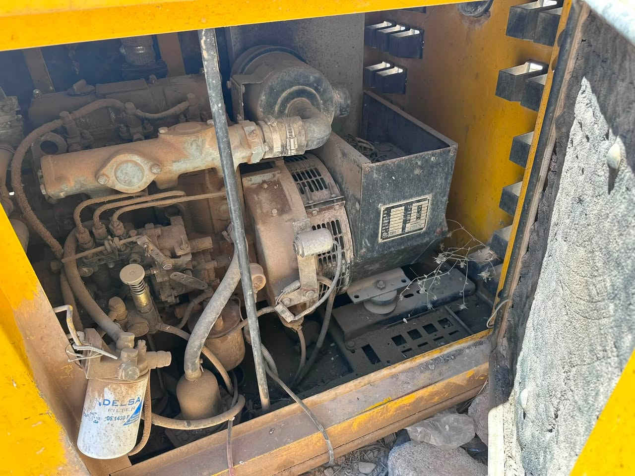 السلام عليكم مولد بيركنز 3 بستم  3 فيز. 11 kv محرك وراس توليد وضع الشركه بيه  مكان صلاح الدين بيجي الحجاج 
***********
