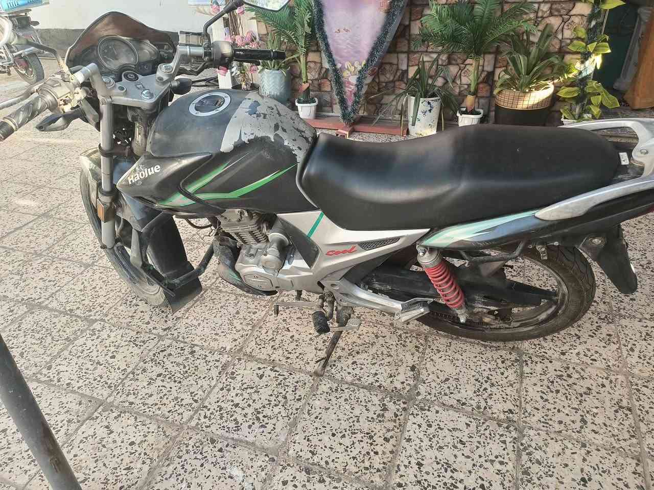 ماطور هاوجي 17
محركه 150 نضافه المحرك فول  مكمرك وما مسجل
بي اوراق اصوليه السعر 900وبي مجال
 للآستفسار ***********
