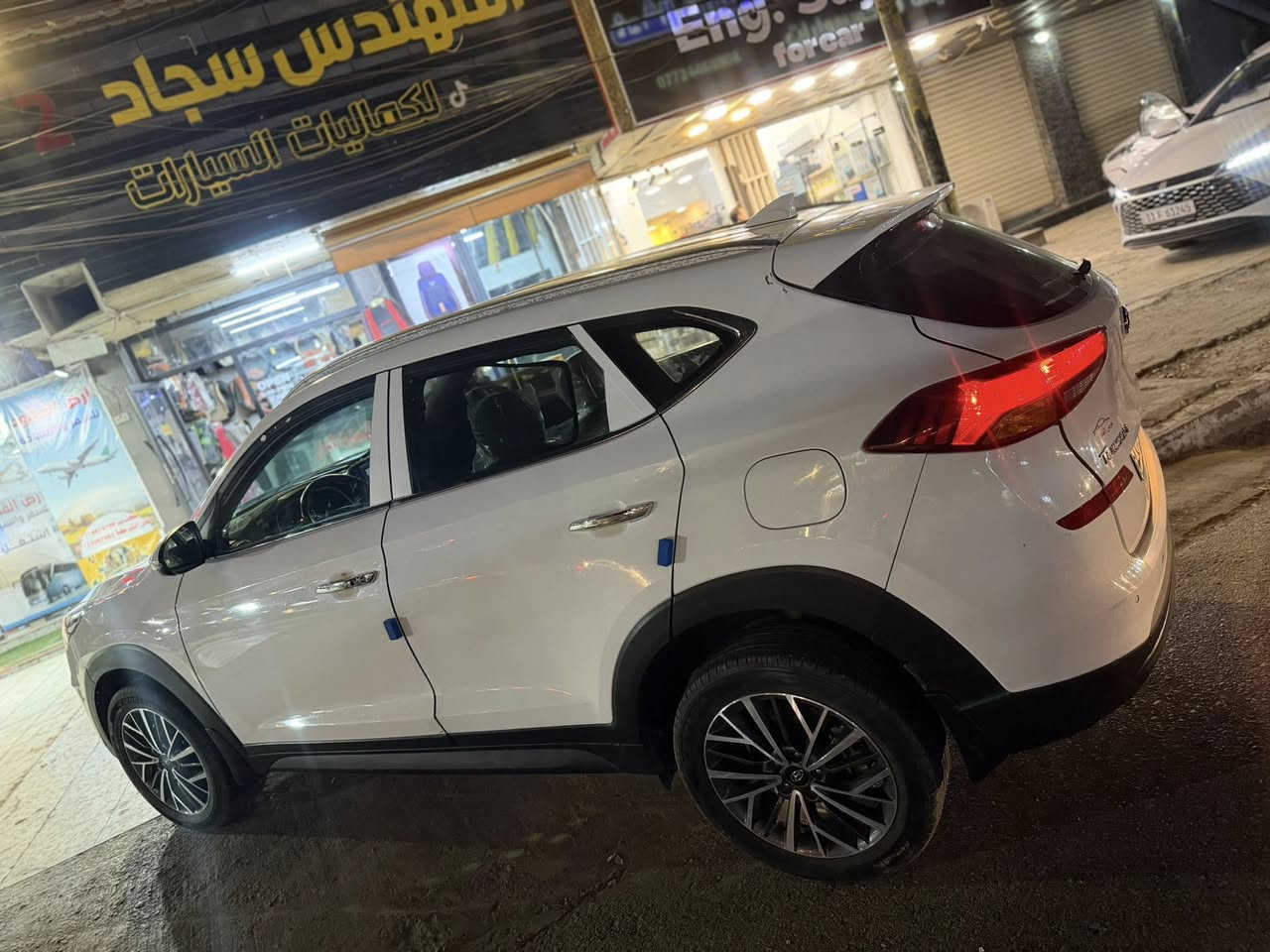 توسان 20 خليجي ماشيه 64 سياره فول عدا الفتحه 
متجايه عله  صفحه صدر بيه 5 قطع صبغ 
وسونار يمك بيها تعمير بدواخل جه يمنه 
لاتخابرني ودكلي شبيها كله واضح كدامك 
ب128 وبيها مجال حك جيه 
الي يدور مكفوله وجديده لا يخابرني كلشي بفلوسه 
ترهم بيع ومراوس 
سياره رقم سليمانيه باسم عربي تحويل ثاني يوم 
 عنوان بغداد الغزاليه او شعله للاتصال ***********
