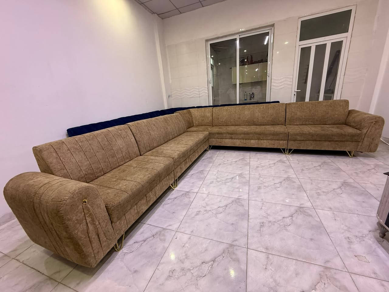 تخم حرف L جداً نضيف 10 نفرات اخو الجديد  متوفر توصيل واتساب ***********
