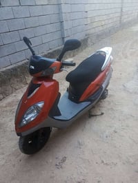 موطور للبيع نضيف مثل متشوفون بالصوره  07801442143