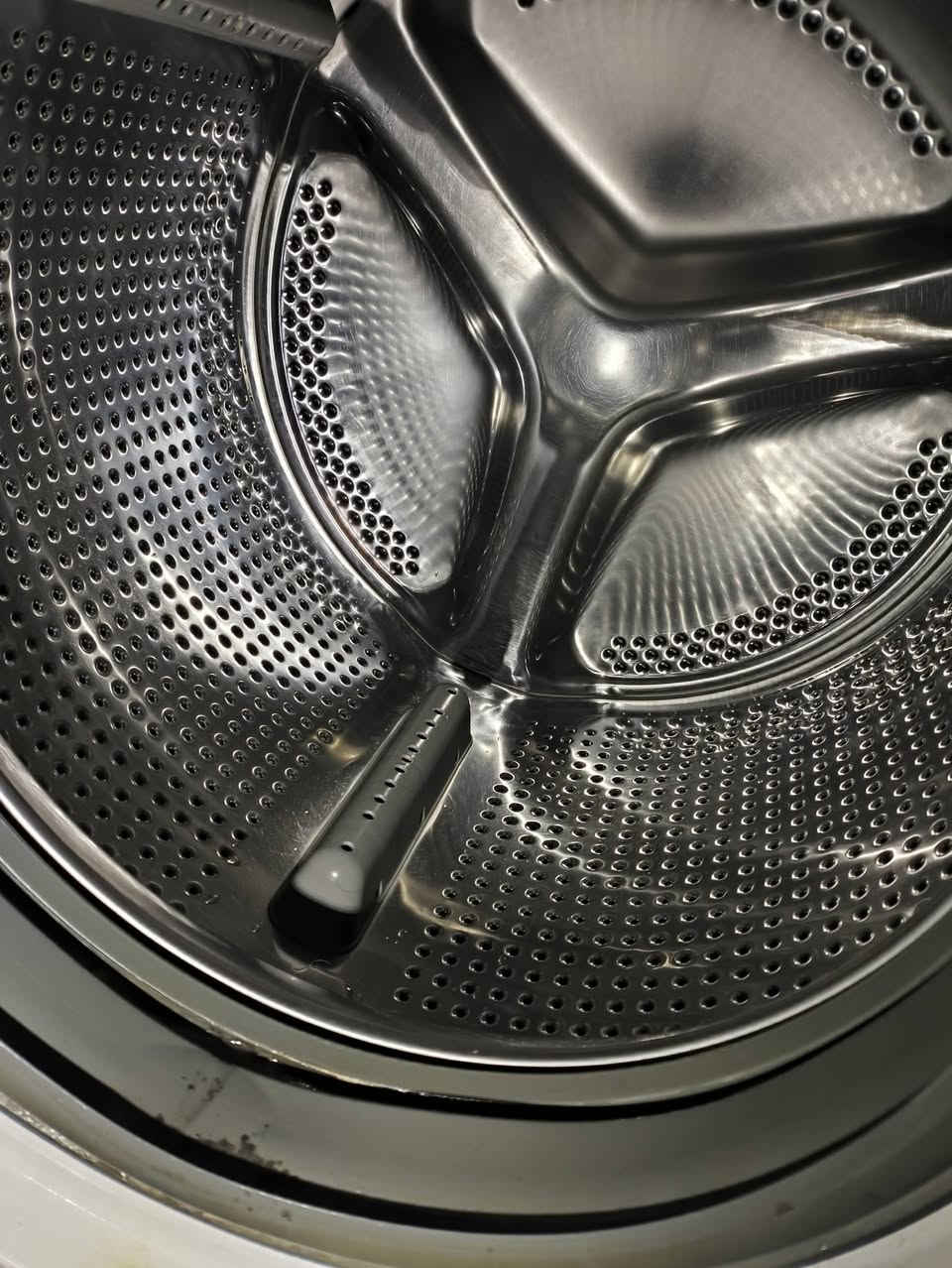 غساله للبيع نظيفه السعر 300 اي شي مابيها ثلاجه 18قدم للبيع السعر 175خير من الله غراض مال بيت مكان دوانم شارع بغداد ***********
