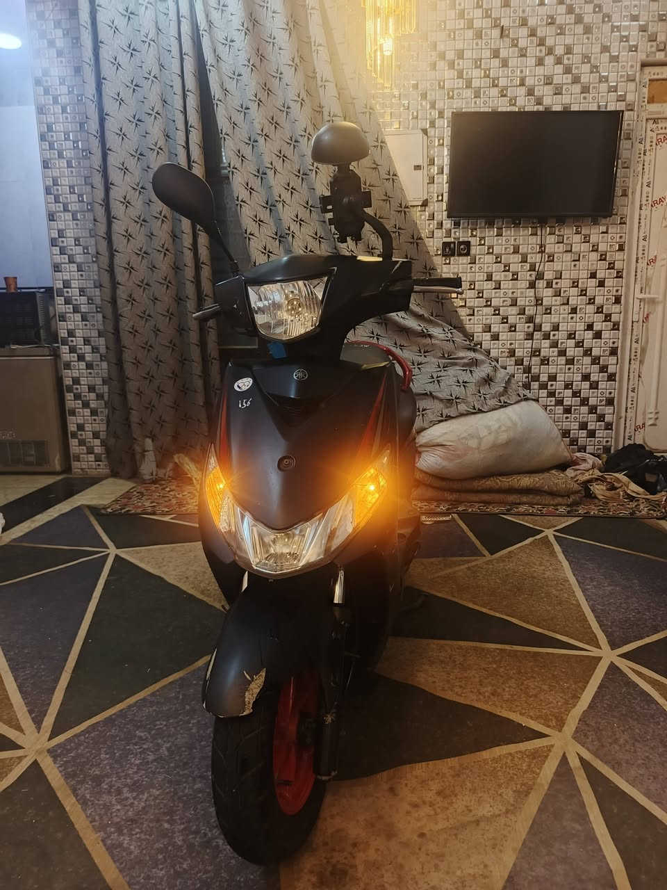 سلام عليكم من رخصه الأدمن دراجه جي تي آر حديث قبل 20 يوم نازله من الرمبه بعدها بحاله الوكاله ولله العضيم اليريد يشتري يأخذ وهوة مغمض دراجه كلها بلاديه ماملعوب بيها تايرات جدد شديت طخه سلف تشتغل بعدها جديدة  لونها أسود اليحب يتفضل خاص بس مرات مامتواجد هنا هذا رقمي واتساب موجودة***********
