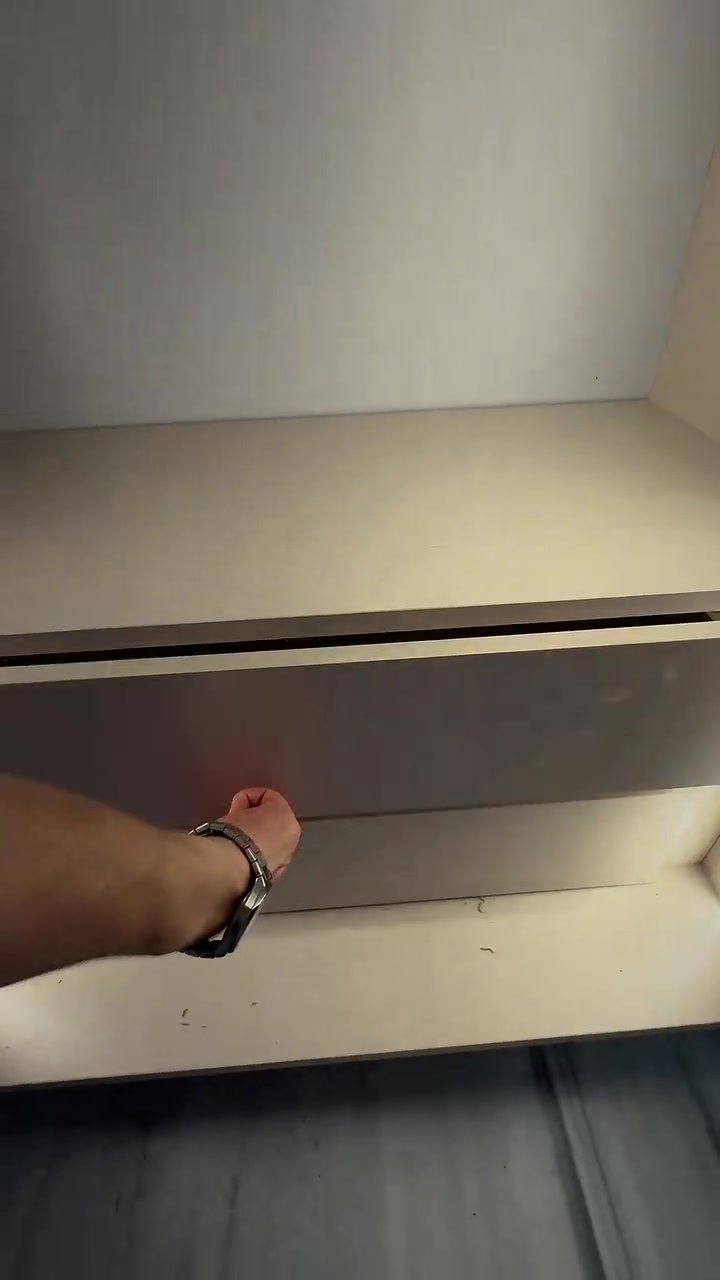 🖤 ليس مجرد أثاث… بل أسلوب حياة ينبض بالفخامة. ✨

تألّق مع غرفة نوم هايكلوس أسود وتيتانيوم بتصميم عصري يجمع بين اللمعان الأنيق، والخامات الفاخرة، والتفاصيل التي تصنع الفرق.

🤍 تصميم يلفت الأنظار.
✨ جودة تستحق الثقة.
🛏️ راحة تدوم لسنوات.

اجعل غرفة نومك المكان الذي يعكس ذوقك الرفيع.

📍 Fares Group
📲 للاستفسار والطلبات:
0947747326

✨ الأناقة ليست خيارًا… إنها قرار.

#FaresGroup #غرف_نوم #هايكلوس #هايكلوس_أسود #تيتانيوم #غرفة_نوم #أثاث_فاخر #ديكور_منزل #تصميم_داخلي #مفروشات #Bedroom #LuxuryFurniture #ModernBedroom #HomeDecor #InteriorDesign #Furniture #ديكور 🖤🛏️✨


**إذا كنت صاحب هذا الإعلان وتريد حذفه لأي سبب، رجاءا أرسل رسالة إلى الدعم الفني**