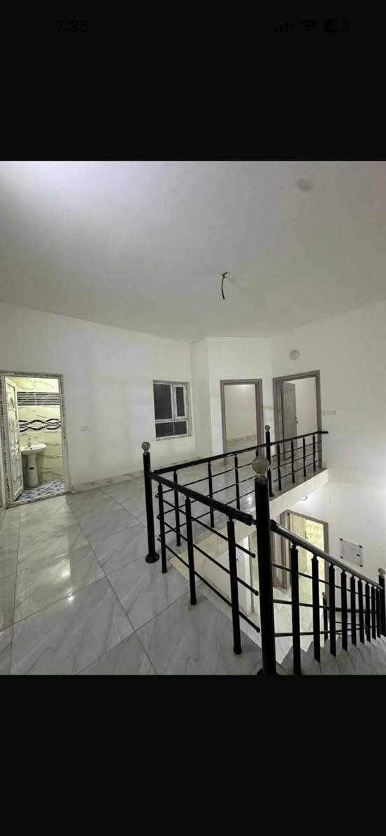 دار للايجار
الديوم التوحيد 

قريب من جامع الويس 

مساحة ١٣٣

واربع غرف نوم 

ومطبخ وصاله واستقبال 

وثلاث مجاميع صحية 

مقابيل المدارس 

السعر ب٣٠٠ قفل 

وللاستفسار 

الاتصال على الرقم ***********
