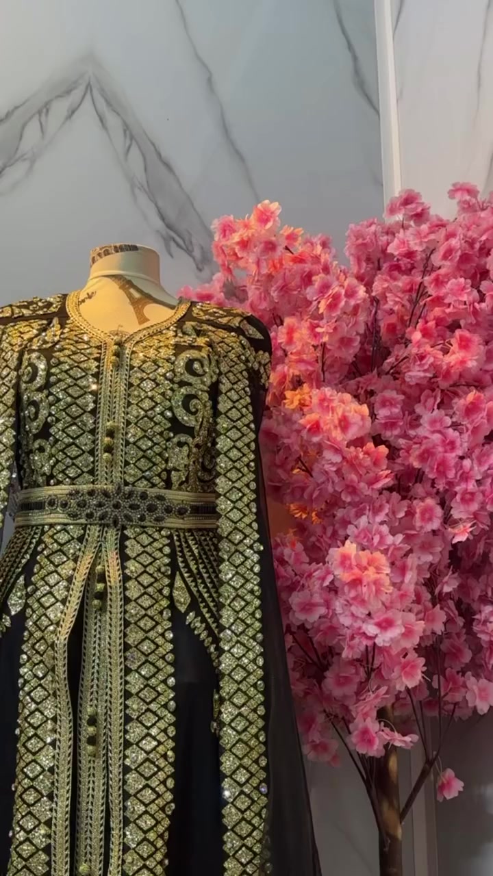 ٤٠/٤٢ ملبوس مرة وحدة
ماخذتة ب١٥٠ 
اريدة ب٥٠


**إذا كنت صاحب هذا الإعلان وتريد حذفه لأي سبب، رجاءا أرسل رسالة إلى الدعم الفني**