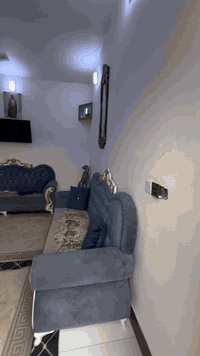 السلام عليكم بيت مساحه 150يتكون من (٤)غرف نوم ٢فوق ٢جوه صاله مطبق وستقبال وصحيات بيت جاهز ماناقص اي شي سيراميك بورسلين كهرباء و ماء وانترنيت خلف ملعب هشام يبعد عن شارع الصيني ٣٠٠متر الشارع ١٠متر  
الاستفسار. 

***********
