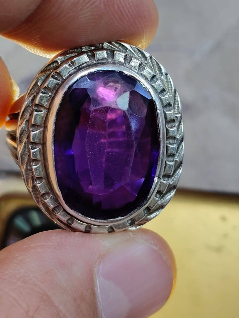 جمشت مترش صياغه يدويه ثقيله قياس 23 سعر 150 الف مكاني مدينة الصدر  ***********
