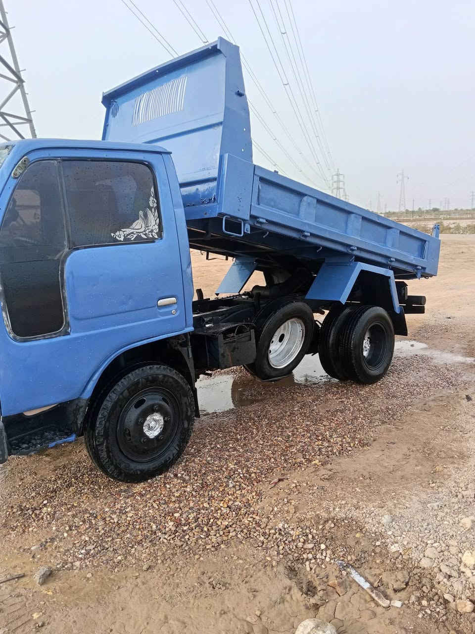 السلام عليكم كنتر نيسان موديل 93 ماكينه 104 يعني 32 تخم تاير زوج باتريات كهربائيات  كلها شغاله المكان ناصريه قضاء رفاعي السعر 55///*********** رقم ذي قار تحويل موجود
