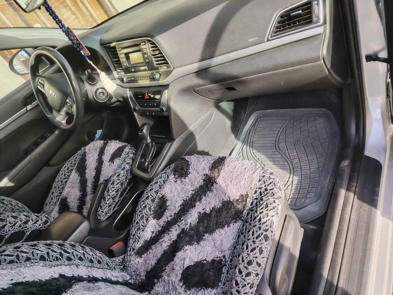‏‪النترا صاصي موديل 2018
وارد امريكي بدون رقم 
مكينه وكير كفاله 
ماشيه 62000
الكمرك مدفوع 
منفيس بأسمنه 
تحكم استيرن 
محرك 2000
الضرر 
ربع من قبق الجنطه
ربع جاملغ خلفي جهة السايق 
ضربه داخل العراق لا يوجد
معروضة 110وبيه مجال
‏‪***********‬‏
