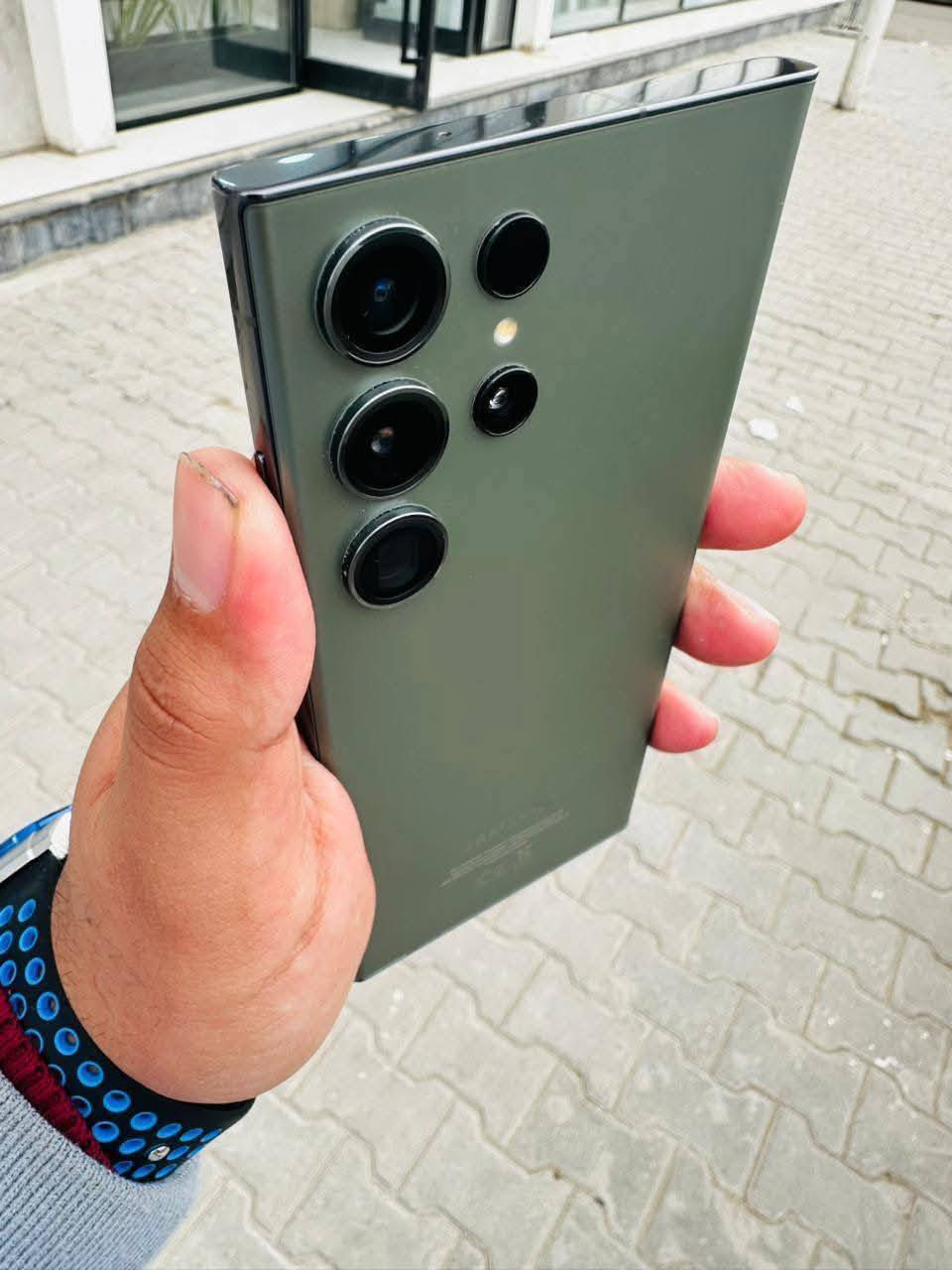 📱سامسونك s23 ultra. للبيع او مراوس 🔥
🛑يدعم ميزة تسجيل 💿مكالمات💿 بلادي📻
اللون زيتوني خطين عربي شرق اوسط عربي 🫆🫆
الذاكرة 512 📥💸 العشوائية 12 
بطارية 5000 🔋تنسه الشحن شرط
جهاز نظيف وكالة وطني الكارتونه ضاعت 🩸
السعر 790 💵مكاني كربلاء 
هاتف 📞 ***********📞
