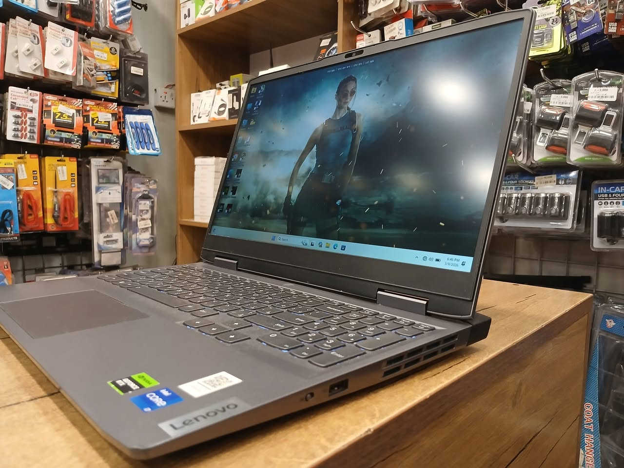 السلام عليكم
السعر مليون مكان بغداد ***********
الموصفات 
Lenovo 82xv
Ram 16 ddr 5 5200
Hard m.2 512 g
Cup i7 13620h 
Vga RTX 4050 6 g 95 w
Lcd 1080 full hd 144 h
