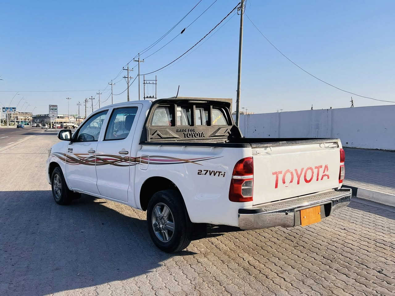 سلام عليكم فلاونزه موديل ٢٠١٥ رقم قادسيه بأسمي سنويه لغاية ٢٠٢٩ 
السياره مكفوله من الضربه والتبديل بيه باردين بسيطات وصبغ ربع الباب الخلفي والباقي كفاله 
مكينه گير تبريد ثلج حدادة تخم تاير جاهزه سياره من كلشي 
للأستفسار:***********
***********
السعر/٢١٥ ورقه دولار أمريكي
