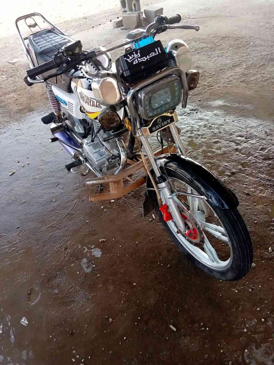 سلام عليكم دراجه للبيع موديل 22 دراجه كفاله عامه أوراق كارتوني محرك مامدود عليه  اسبانه المكان ديالى الخالص هبهب السعر خاص اتصل على رقم ***********
