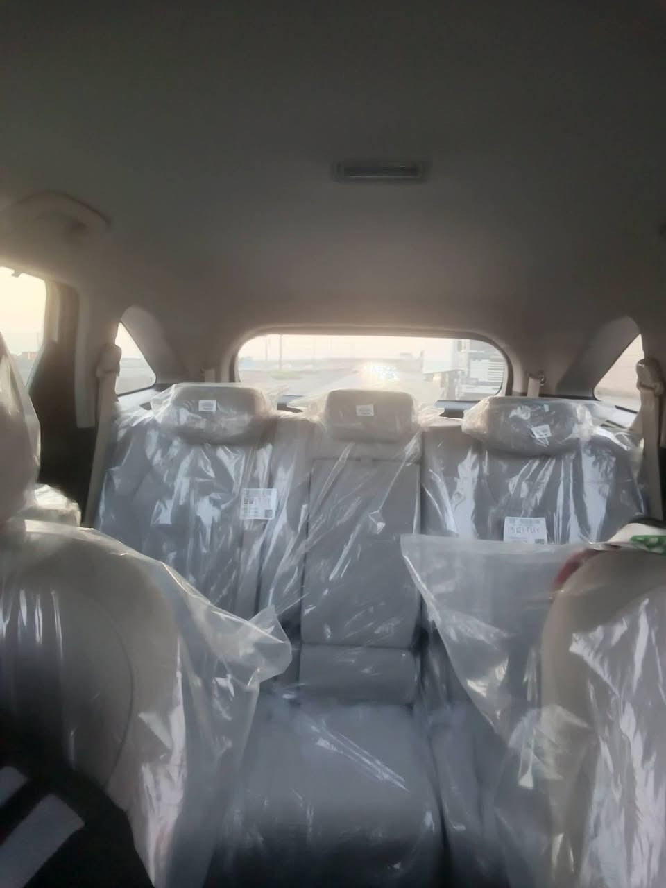 ‏🌟 إعلان بيع سيارة مميزة 🌟
‏كيا سورينتو موديل 2025 – بحالة الوكالة!
‏🚙 المواصفات والتفاصيل:
‏مكينة 2.5 لتر 
‏عدد المقاعد 7
‏نوع السيارة والموديل: كيا سورينتو 2025.
‏المواصفات: وكالة خليجي.
‏الممشى: 19,000 كيلومتر (قابل للزيادة).
‏الضمان: السيارة مضمونة لمدة 5 سنوات أو 100,000 كيلومتر، لضمان راحة بالك التامة.
‏رقم السيارة: لوحات أربيل.
‏التحويل: خيارات مرنة جداً تناسب المشتري؛ متوفر وكالة أو تحويل مباشر في المرور.
‏السيارة بحالة ممتازة وجاهزة للاستخدام الفوري بدون أي نواقص.
‏🏢 مقدم من:
‏شركة قمة الضيافة للاستثمار العقاري
‏📞 للتواصل والاستفسار:
‏***********
