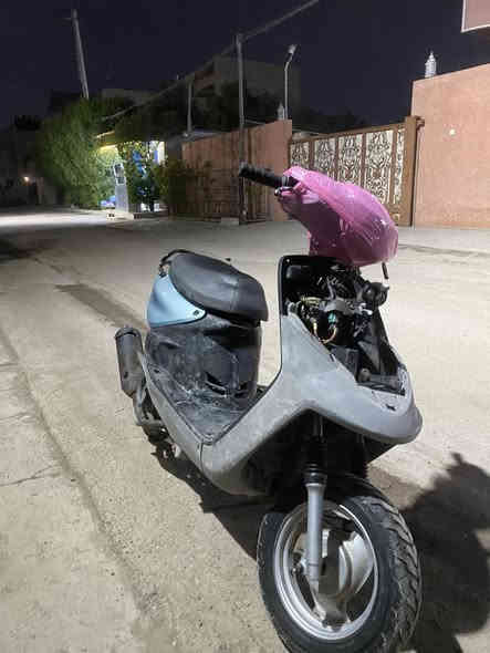 سلام عليكم ماكس قجمه بيع فقط مكاني بغداد شعب ٣٠٠ وبيها مجال دراجه شغاله سلف هندر  شلعه معدل مكينه تجفيت جديد كهربايات شغاله تايرات جدد وصدر امامي جديد كابريتر جديده ترايك وين ميعجبك نقص بجم فقط كفرات بلاديه ***********
