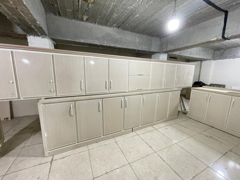 كاونتر المتيوم ماركة سارا نظيف اخو الحديد
كله مرمر
 جوكر يترتب حسب اي مطبخ
قياسه العمق 60سم
والسنك متر و80
وضلع الچبير 4و14سم
سعره مليون و250
توصيل مجاني من سليمانية لبغداد وديالى وصلاح الدين وكركوك
***********
اتصال واتساب 
@
