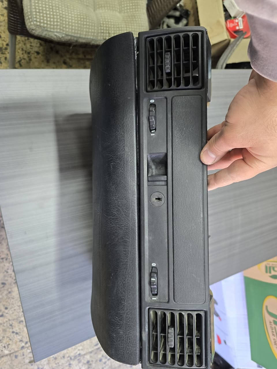 سلام عليكم
توفر جكامج e36  نضافه ممتازه بدون اي عيب 
هواي  ناس راسلتني وتيهت المحادثات 
توفر دكم ديبو ضهر ابيض خشن 
                      ضهر ابيض ناعم 
توفر دكم اصليه فيبي جوده معروفه 
ضهر ابيض خشن فقط توفر 
موصل 
متوفر توصيل 
***********
*********** 
اتصال واتس اب
