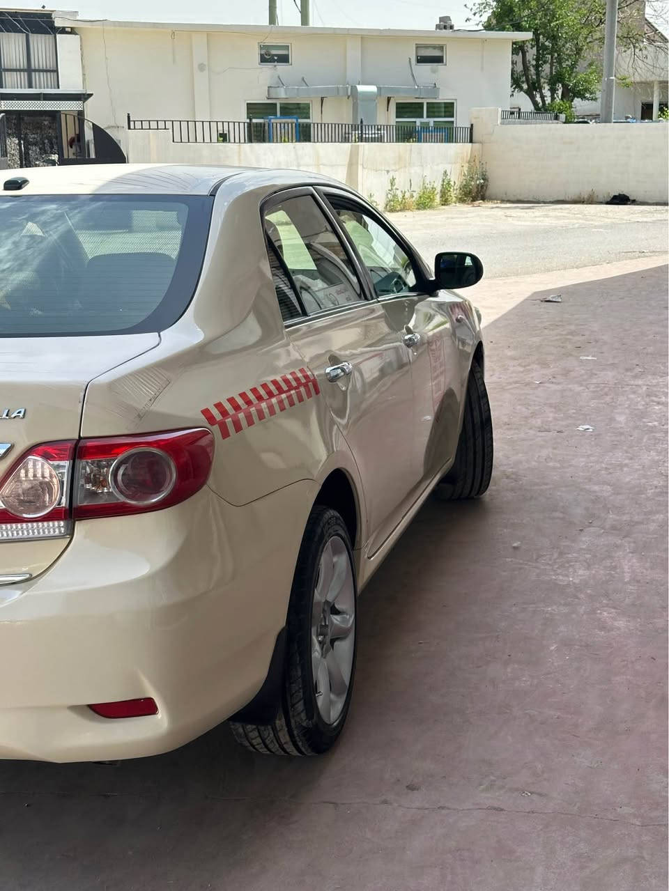 بيكاشو موديل ٢٠١٣ ي مةكينة گةورةي گير توماتيك ژينگةو سةنةوي نوية جوار تايةو ويلي نويية گير و مةكينة بةشةرت سعري ١٢٧ و مةجال *********** أربيل, العراق
