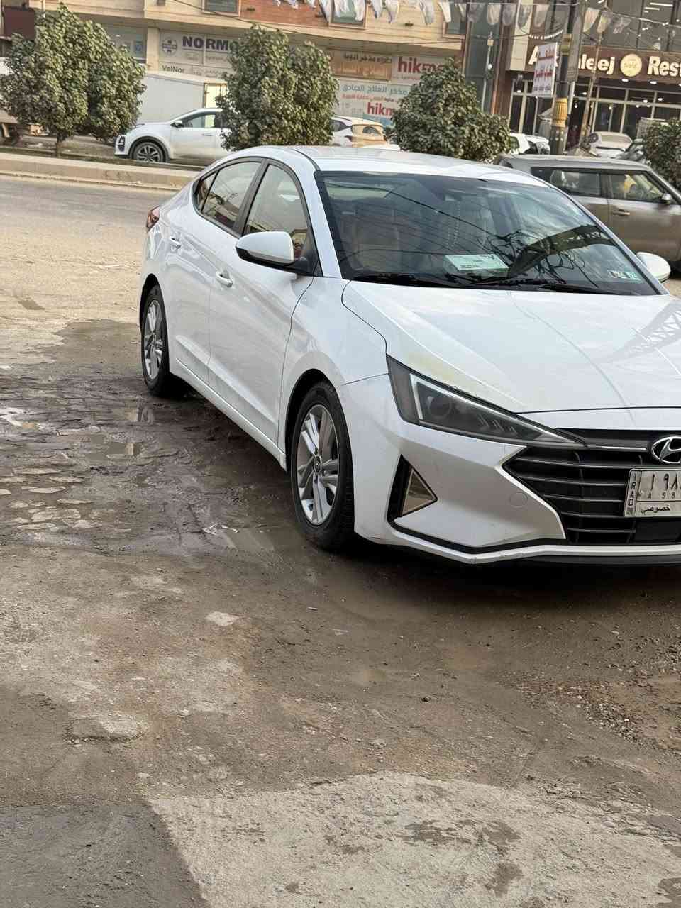 سلام عليكوم النترا مديل 20رقم بابل باسمي حادثها جاملغ وبنيد 
مكان بابل سعر ١٤٥وبيها مجال فول عده بصمه والفتحه كير ومكينه مكفولات بلادي ما ملعوب بيهن رقم 
***********
