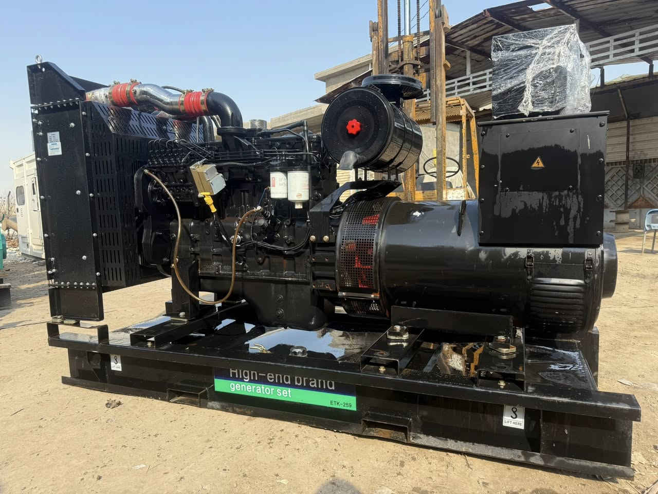 سلام عليكم ورحمة وبركاته تم وصول مولدات كمنزات امريكي اصلي ٦ سلندر سوبر ٣٠٠ كيفي و ٢٥٠ كيفي و ٢٠٠ كيفي ١٥٠ كيفي ابلادي لأصرف ولا بخار تشغيل جهاز برودكشن اتو نضام حمايه كامل عنوان بغداد رقم الهاتف *********** بي وتساب
