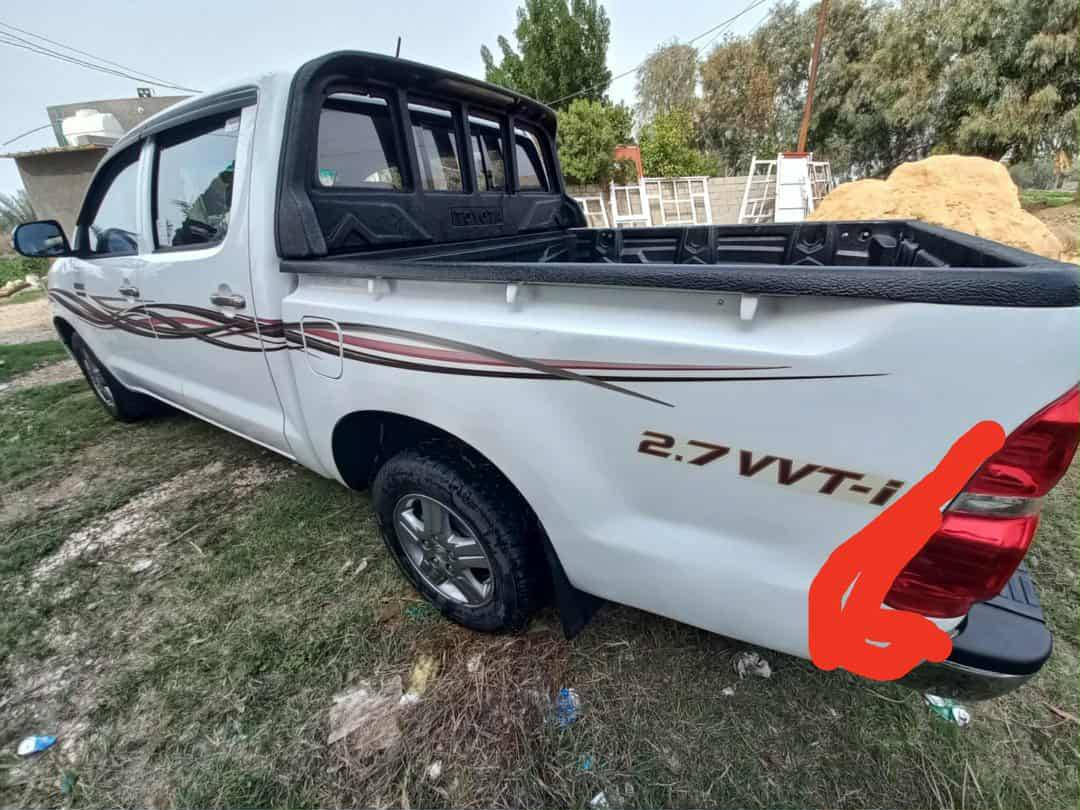 فلاونزه موديل 2015 كير اتوماتيك رقم بغداد بأسمي شاصي 19 كويتي كفاله محرك وكير تخم تاير بيها صبغ وره من جانب الأيسر وموضح في الصوره الباقي مكفوله ماشيه 200 حقيقي
السعر 225 وبيها مجال 
الهاتف:***********
