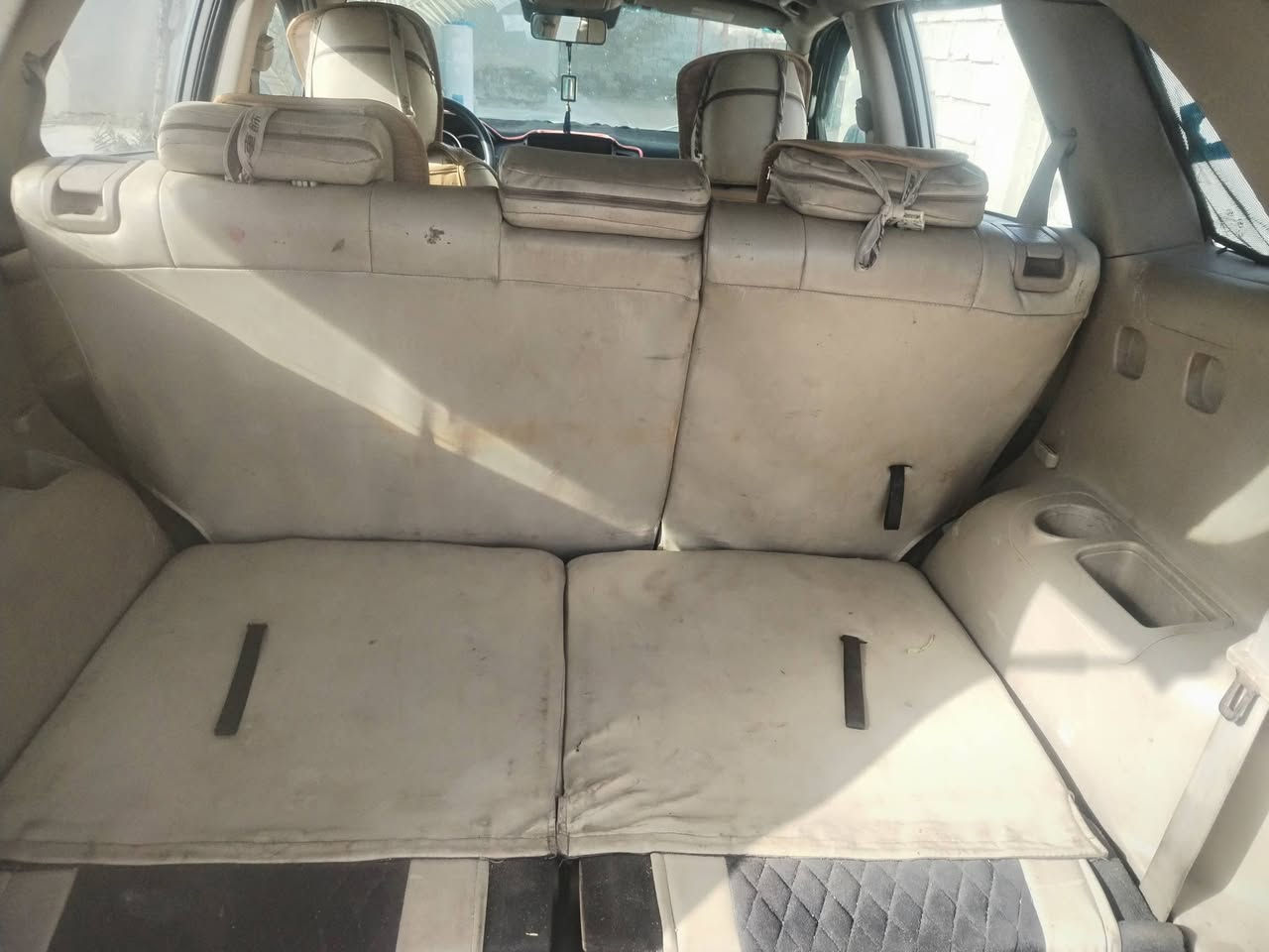 السلام عليكم سورنتو موديل ١٢ مكينه 2400 تحويل ثاني يوم رقم بصره ب 110 وبيه مجال للاتصال على لرقم ***********
