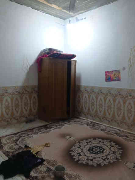 سلام عليكم متوفر بيت ابو الخصيب طريق صحراء مساحة 300 متر يتكون من غرفتين وصاله ومطبخ ودوانية صحيات داخلية وخارجية طابو عراقي زراعي سعر 135 بي مجال تصال علة هذا الرقم بي واساب ***********
