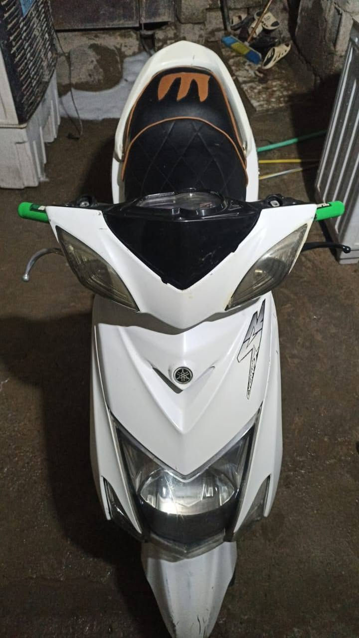 سلام عليكم دراجه سكنس لد حديثث الدراجه كفاله عامه كلجات رياضي بلاديي الدراجه علا وضع الشركه فقط الدشبول ميشتغلل الباقي كوله شغال بك لايت اشاير عالي وناصي كوله شغال سعرهاا مليون و100 وبيها مجالل مكاني بغداد شعب شارع الصحه 
رقم بي واتساب 
***********
