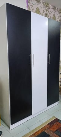 غرفة نوم 4 قطع جديدة ونظيفة  خشب MDF صناعة معمل الفرسان  كنتور  ميز تو...