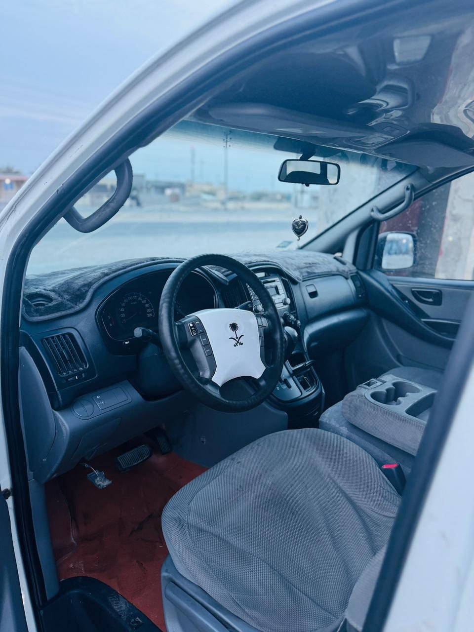 السلام عليكم ستاركس موديل 2008 السياره جاهزه من حداده من تخم تاير محرك سبلاين قبق اسود السياره خير من الله السنويه لل 28 السعر 23 وبيها مجال ***********
