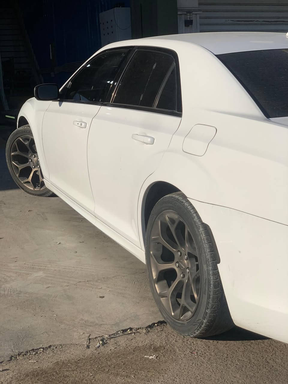 السلام عليكم

اوباما 2018 S كولد مختم 
السيارة وارد امريكي
سیارە ماشاءالله كلش حلوە و جدیدە
المواصفات مكينه 3.6  6 سلندر كير ماوس ٨ نمر 
   كير شفتات بالستيرن
دكمة سبورت + نظام قياده سبورت بالكير 
تشغيل عن بعد
شاشه جبيره
بصمة بيبان + بصمة صندوق 
كشنات كهرباء جلد حضن اسود مطرز S
تدفئه بالمري اوتو 
تدفئه  بالكشنات الاماميه
تبريد كشنات اماميه 
تدفئه كشنات خلفيه 
تبريد كشنات خلفيه 
برده خلفيه اصليه 
حساس امامي  
حساس خلفي 
سترين كهربائي 
كشنات خزن 
سترين تدفئه 
كامره بلاديه
سكنات ليد امامي زنون 
مانع انزلاق ABs  و Esp
مرأة داخليه فوتو عاكسه للضوء
ويل ٢٠ بلادي S كولد مختم

لايت دوار ويه السترين 
زنون بلادي 
رادار جانبي 
بيع 
السعر : 220$ وبيها مجال 
للاتصال :***********
بدون ايرباك 
دخول جديد ضباط رقم بغداد
ماشيه 120 
حادث مرفق بلصور
الصبغ اجه بيها من امريكا بدون معجون او ظربه
