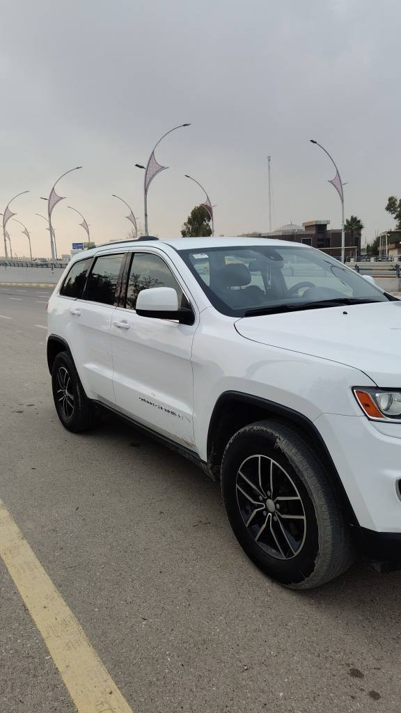 جيب لاريدو 2014 
كلين فقط بيها كم مكان بارد 
السونار مرفق ويا الصور 
ماشية 139 ميل 
كير ومحرك نظيف 
سنوية للـ2031 
السيارة مو فور ويل يعني تك 
للتواصل *********** كركوك, العراق
