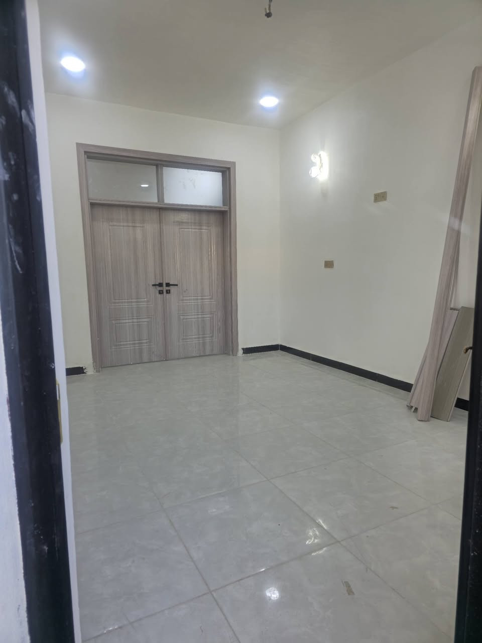 الدار للبيع حي الفرات قرب اسوق الجوهره الدارجاهزللسكن ***********
