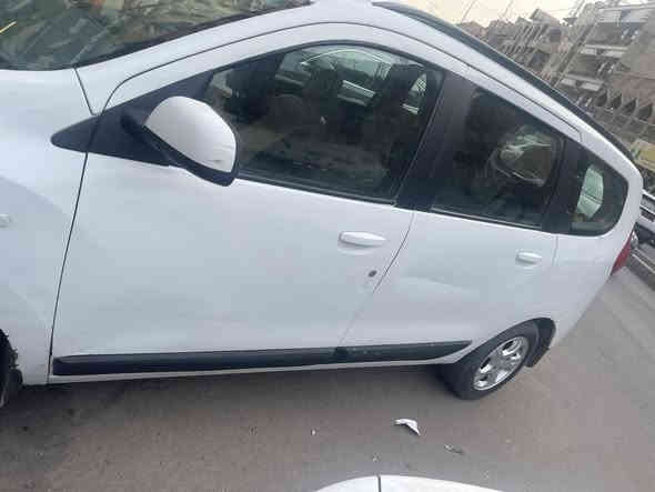 سلام عليكم رينو استيشن 
2014 درجه اولى 
7 راكب 
سياره خير من الله 
تبريد ثلج ❄️ 
تدفئه 🔥 فول 
سياره كامله برغي نقص ماكو 
البيع / اقساط اقساط 
*********** 
بغداد : الاعظمية
