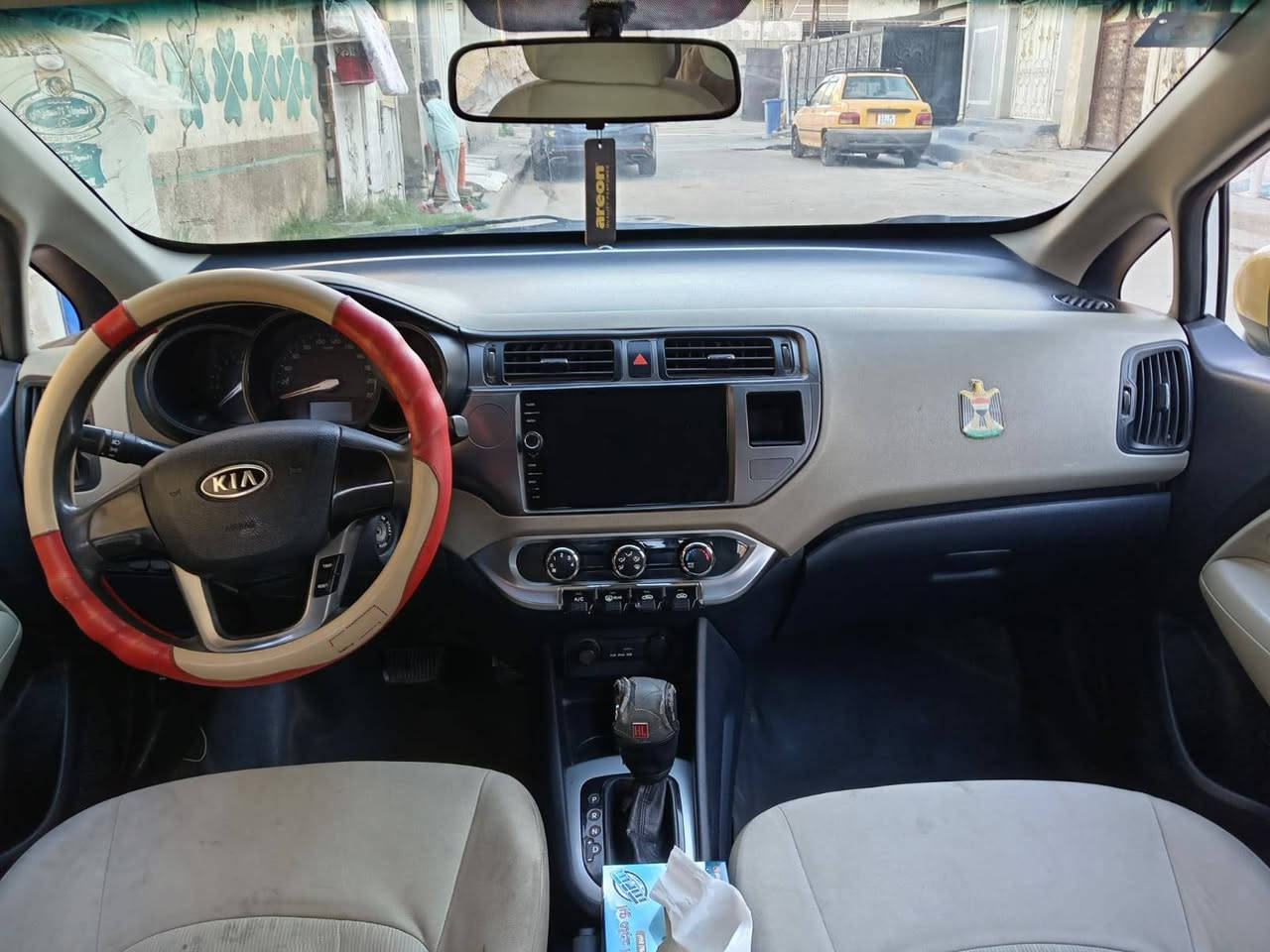 السلام عليكم للبيع كيا ريو ١٣خليجي محرك ١٦٠٠ دوش رقم أنكليزي سياره نضيفه بأسمي تحويل ثاني يوم والعقد مروري السعر ٧٧ بيه مجال قليل رقمي *********** بي واتساب
