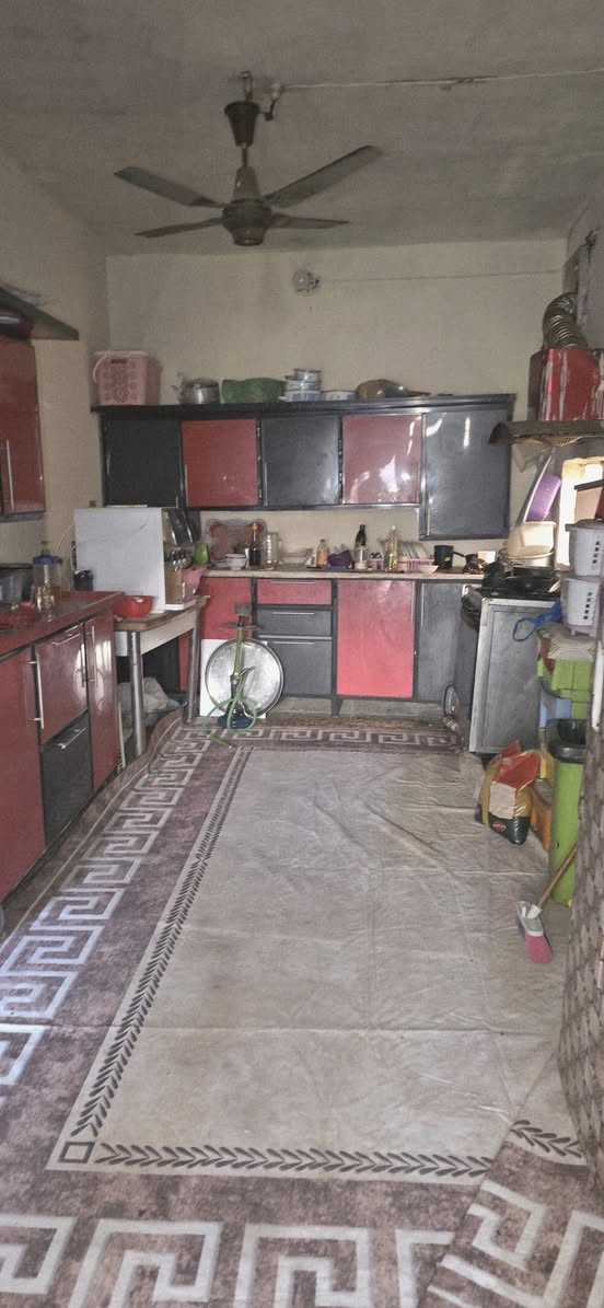 ١٠٠متر ب٢٧مليون  عنوان الدار النجف الأشرف كوفه شارع شهيد قرب صوره الوائلي  تجعيب وبناء بلوك عكاد  يجتوي على غرفتين نوم صاله مطبخ صحيات استقبال  عنوان المكتب الكوفة شارع المعمل قرب شارع المطار القديم مجاور صيدليه بلال مقابل صيدليه زحل جوار شارع سيد حبيب 
***********
***********
