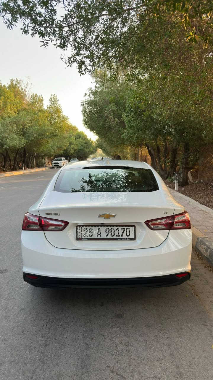 🚘 للبيع | شيفروليه ماليبو LT موديل 2020 - وارد أمريكي
▫️ اللون: أبيض
▫️ الفئة: LT
▫️ المحرك: 1.5 Turbo
▫️ الممشى: 108,000 كم

المواصفات: ✅ تشغيل عن بُعد (Remote Start)
✅ Apple CarPlay
✅ اقتصادية بالوقود وقيادة مريحة

ملاحظة بكل شفافية:

الجاملغ عكس السايق مبدل.

بابين السائق مصلحات

حدادية ٨٠٪

السيارة بحالة ميكانيكية جيدة ، التبريد ثالج ،والفحص خير دليل، صور الحادث مرفقات، ولا يوجد أي مانع من الفحص في أي ورشة يختارها المشتري.

💰 السعر: 10,000 دولار قابل للتفاوض بالمعقول

📍مكان السيارة : النجف
📞 الاستفسار يرجى التواصل ***********

