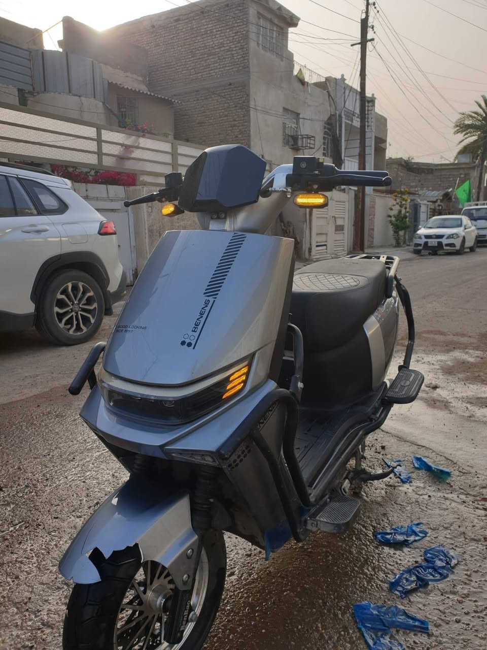 السلام عليكم دراجه شحن مديل 2025
6 بطاريات نضيفات 
السرعه الحقيقيه80
دبل اشاره 
لايت عالي ناصي 
قفل ستيرن 
بصمه انذار سرقه 
نظام بارك P + نظام R
منفذ يو إس بي 
السرعه 80 حقيقي 
وبل اضافه درع حمايه
بيها كسر بل جاملغ الامامي ونقصها تاير  
العنوان بغداد البياع 
الرقم +964 770 488 9640
