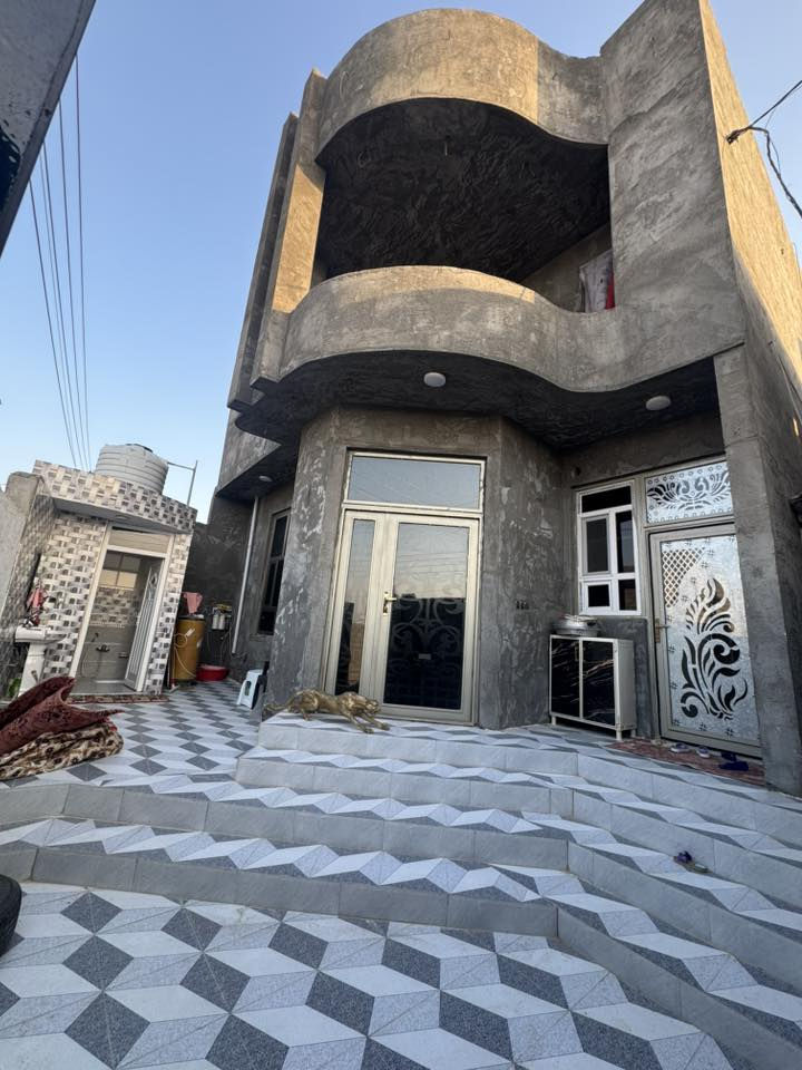 بيت للبيع
مساحته 200متر مكانه قرب جامع قباء مسجل بالبلديه 
للاستفسار الاتصال ‭***********‬
