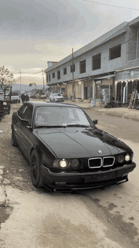 بۆ فرۆشتن BMW مۆدیل ١٩٩٠  ٥٢٠ گێڕ عادی سیارەکە تاقانیە لە جوانیو لە قوەتا بێ دەعموو لێدراو بیلاد ٥٢٠ مەکینەی لۆکە سەر ف بوخار لێچون بەشەرت گێڕ مەکینە ئەکسل بەشەرت کاربایتی بەشەرت بەزین زۆر کەم دەخوا عام بۆیاخ بۆ جوانی بێ مەعجون بێ لیدراو ڕەقەم هەولێرە ساحێب سەنەوی لە سلیمانیە تەحویل وەکالە خەرامەی ٢ گەڵاو نیوی تیایە دوای مەعامەلە دەگەڕێتەوە سەیارەکە دینار مەسرەفی نیە 

***********
*********** واتسئەرپ فایبەر
