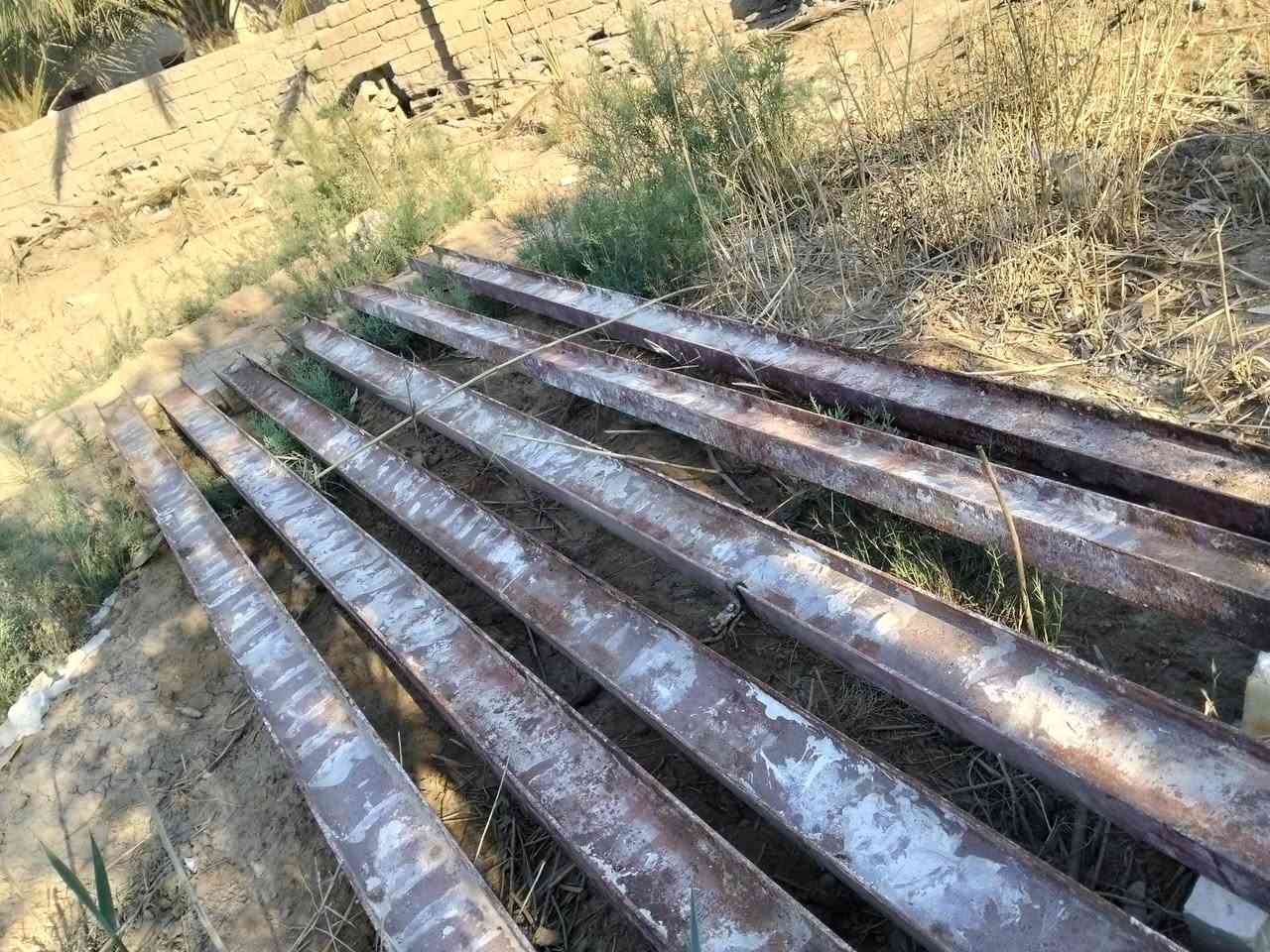 يوجد شيلمان للبيع
النضافه 90٪ شيلمان نضيف 
طول لوحده 4 متر 
نضافه كدام عينك شيلمان بلجيكي 
مكان كوت قضاء الاحرار 
تواصل ***********
