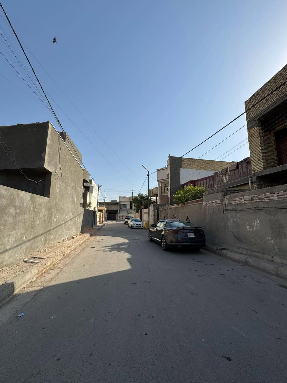 🏠 بيت للبيع في الفلوجه - حي التأميم 🏠
الموقع المميز: حي التأميم، بالقرب من جامع أحمد بن حنبل.
المواصفات الفنية:
• المساحة: 220 متر مربع.
• الأبعاد: الواجهة 11 متر × النزال 20 متر.
• الشارع: بعرض 8 متر.
التصميم الداخلي:
• 5 غرف نوم واسعة.
• استقبال مريح + صالتين.
• مطبخ (نظام حار وبارد).
• 3 مجموعات صحية + 2 منور لتهوية وإنارة طبيعية ممتازة.
💰 السعر: 193 مليون دينار عراقي (قابل للتفاوض).
📞 للتواصل المباشر:
***********
***********
***********
وسيطكم العقاري – أبو ميلان

📲 تابعني للمزيد من العروض اليومية المميزة
