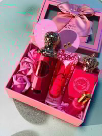 بوكس عيد حب • عطور يارا • تغليف راقي