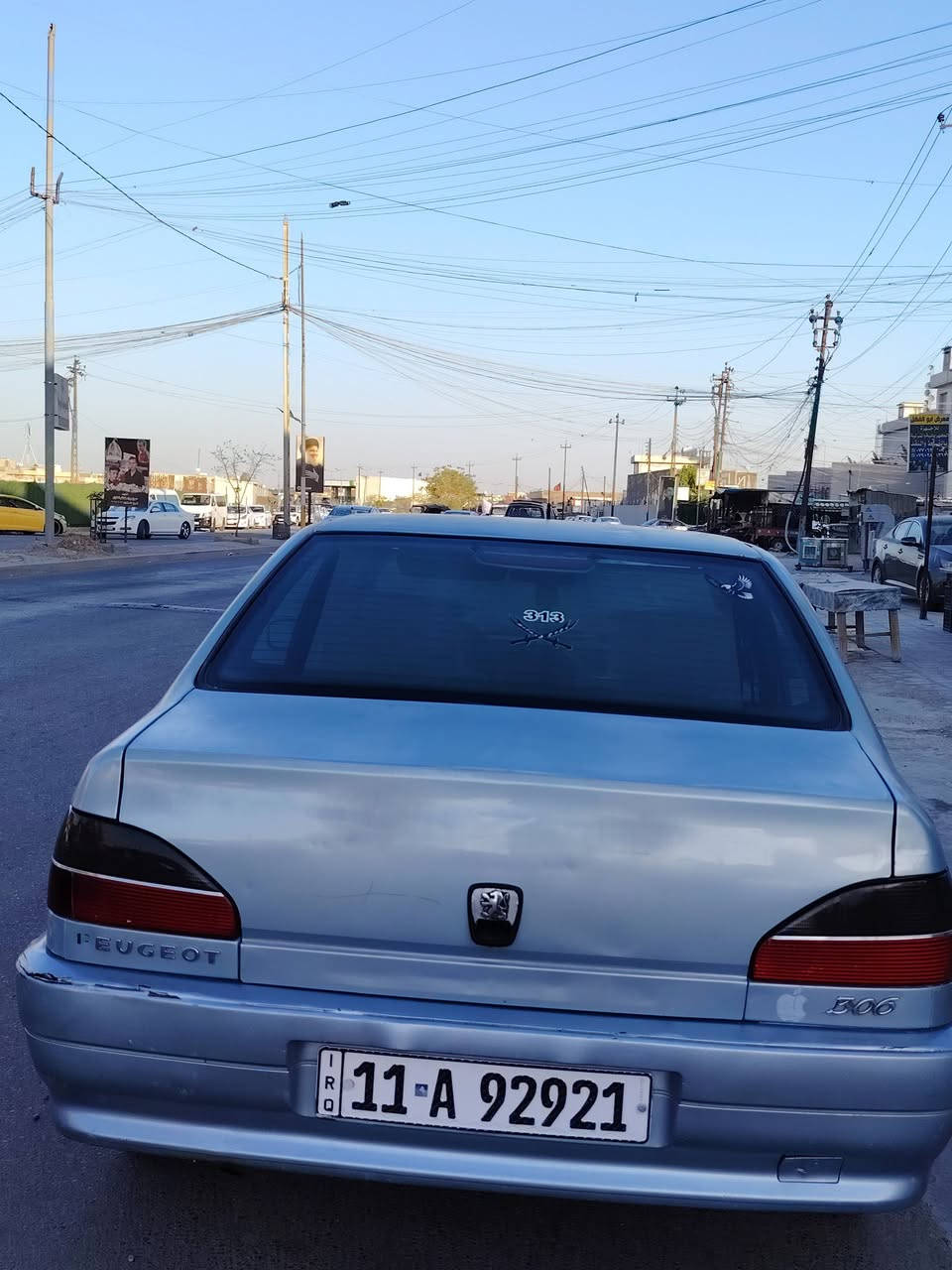 بيجو ٣٠٦سياره نضيفه وخير من الله كير مكينه صدر جديد تريد ثلج سياره دينار ما تصرف عليها غير بس هاذ الحاجب مال لايت واكع مجرد شخوط بسيطه اي ستفاسر وتساب اتصال *********** السعر ٤٨وبيها مجال كلش بسيط عنواني بغداد سيديه
