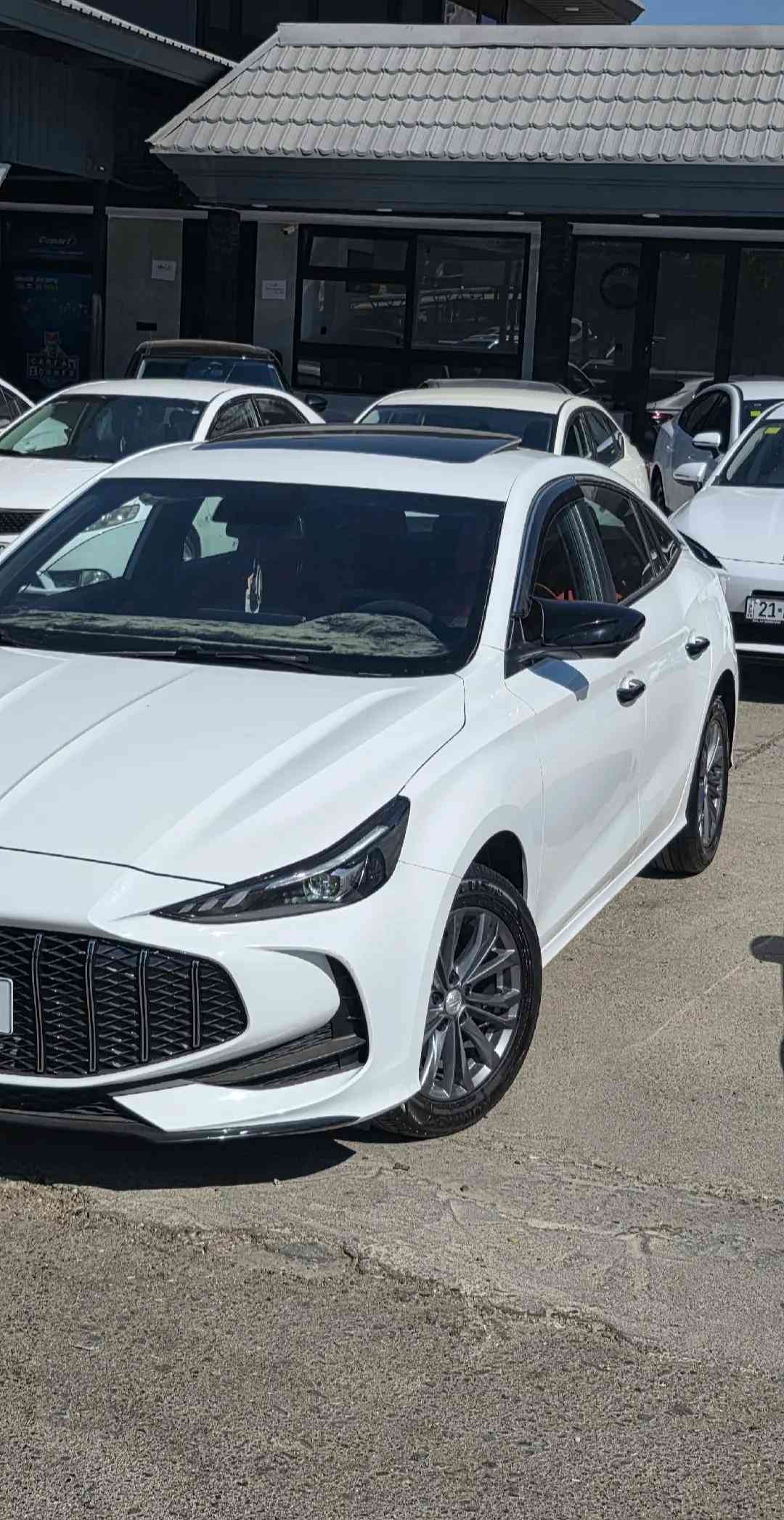 ـMG GT ـ2025 بی بۆیاخ مواصفات فول فولە لایت لید ، ویل کڕۆم ، صلاید ، 5 کامیرە ، کامیرە 360 ، ئاوینە ئیشارات ، دەسک بصمە ، ئاوینە کارەبا ، ئاوینە ئیشارات ، کامیرە ، شاشە ، بصمە ، بریک بصمە ، سوکان ڤۆلیوم ، سوکان تەلفون ، بگ لایت لید ، حاسە ـ5.000 Km بۆ زانیاری زیاتر کۆمینت یان پەیوەندی بکە ☎️.  ***********📞 *********** 📞  ناونیشان سلیمانی شەقامی مەلیک محمود  Salahaddin Auto — معرض صلاح الدین  https://maps.app.goo.gl/GTqjTbohj8BvP
